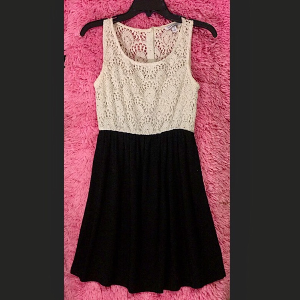 ✨Black and White Dress✨